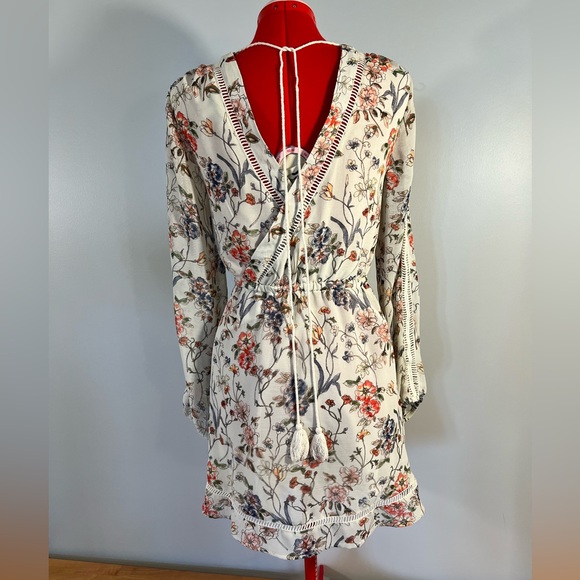 Flowy floral mini dress - Picture 6 of 11